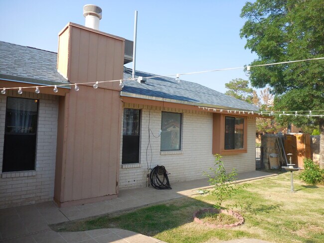 Building Photo - 11448 Lake Alice Dr