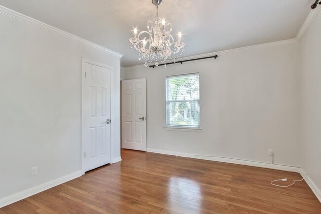Building Photo - 4614 Maple St