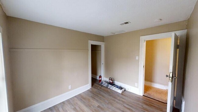 Building Photo - 716 Pearl St