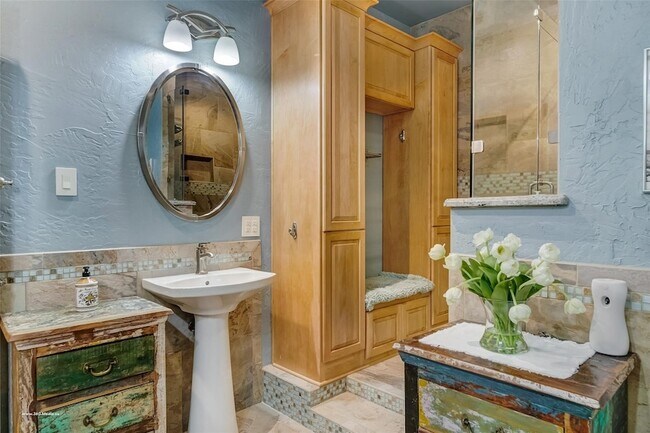 Building Photo - 18754 Farm to Market Rd 2755