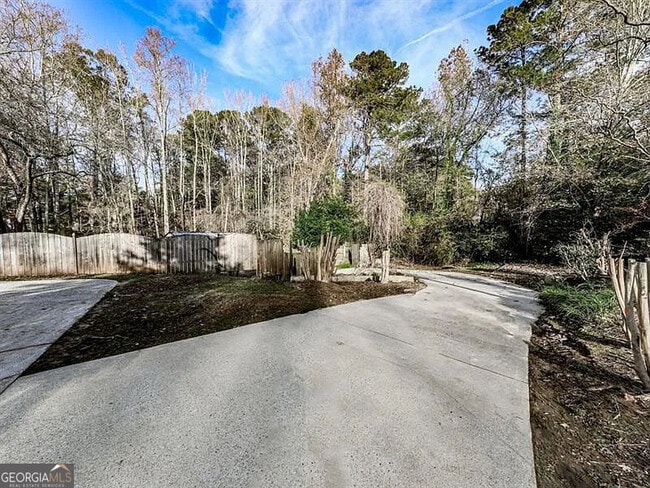 Building Photo - 2189 Chartwell Dr