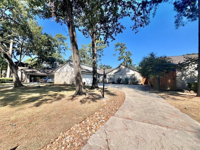 Building Photo - 19522 Dianeshire Dr