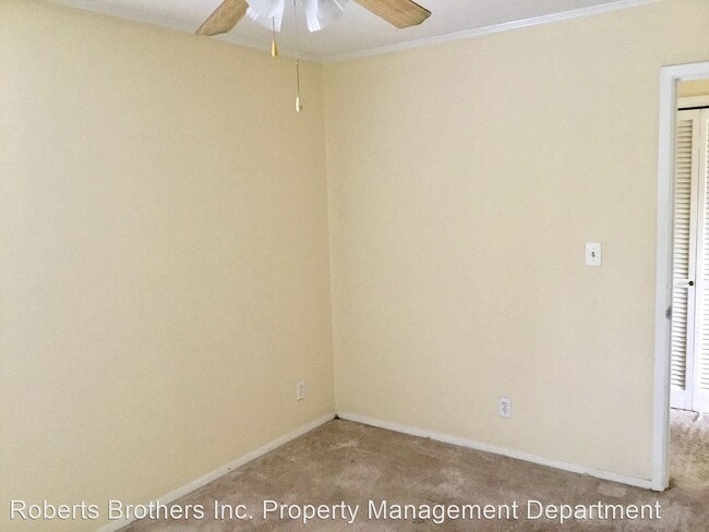Building Photo - 1 br, 1 bath House - 1088 Sea Cliff Dr N