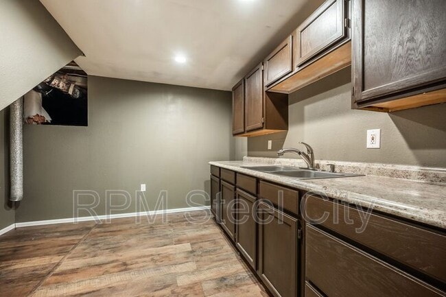 Building Photo - 4645 Ridge Dr