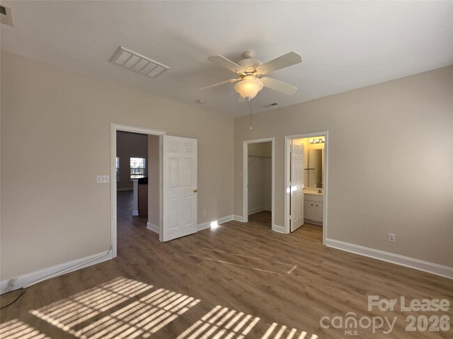 Building Photo - 10619 Trolley Run Dr