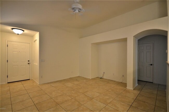 Building Photo - 1478 E Poncho Ln