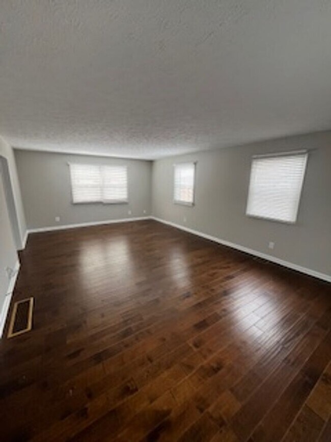 Building Photo - Sycamore Knolls: Comfort, Space & Convenience on Bloomington's East Side