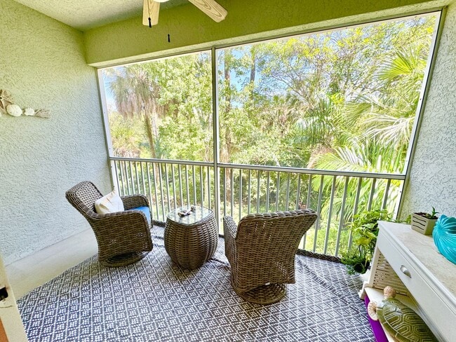 Building Photo - ** BOTANICAL PLACE ** 3 BED / 2 BATH - CON...