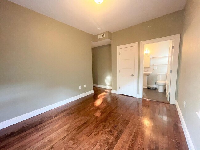 Building Photo - 20 Marie Ave