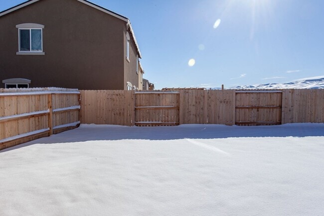 Building Photo - 8981 Quail Fls Dr