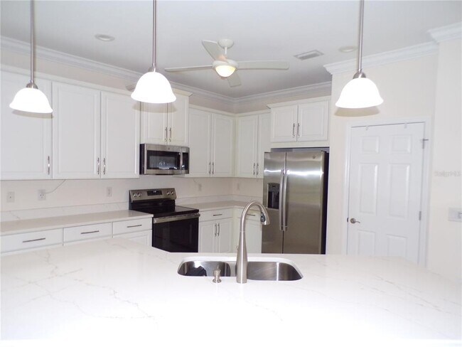 Building Photo - 6200 Falcon Lair Dr