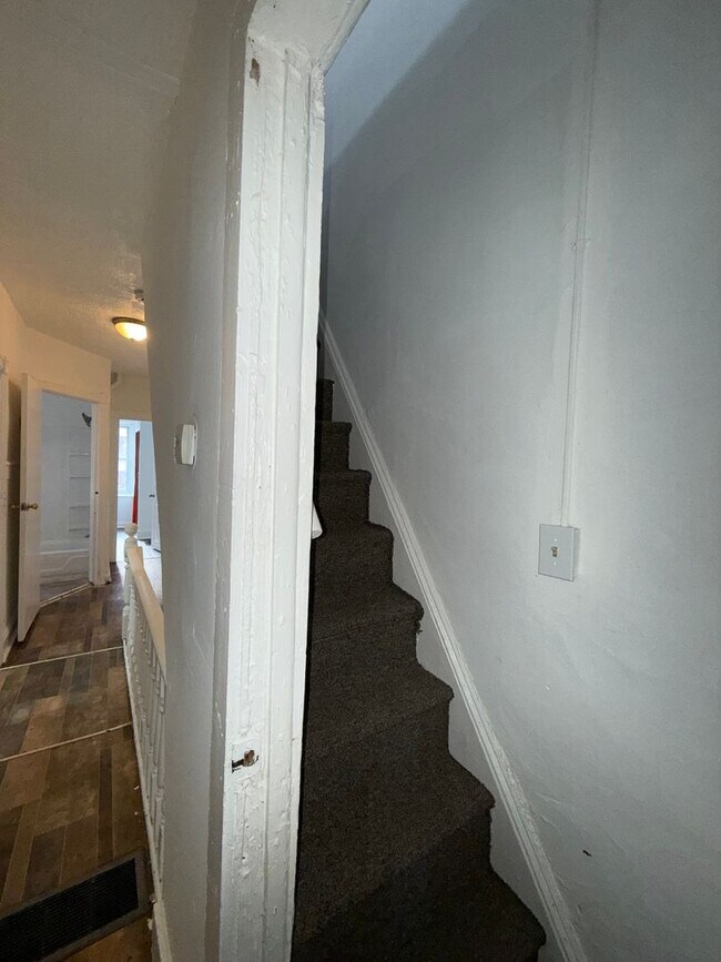 Building Photo - 36 Kelsey Ave