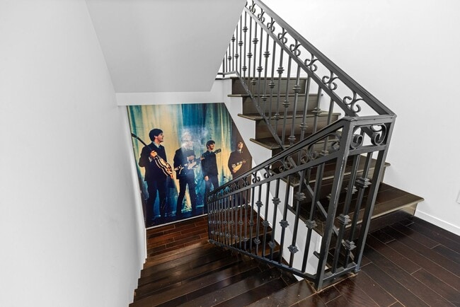 Building Photo - Architectural Contemporary with Panoramic ...
