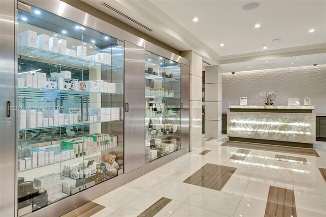 Building Photo - 19925 NE 39th Pl