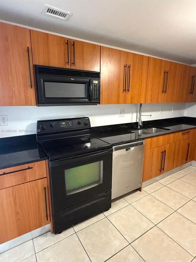 Building Photo - 3001 S Ocean Dr