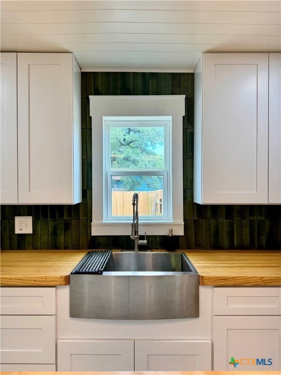 Building Photo - 223 NW Front St