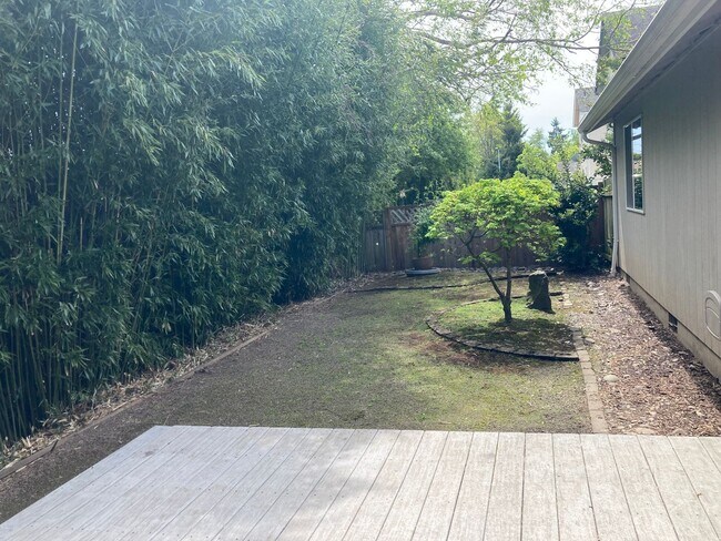 Building Photo - Three Bedroom Home, Landscaping Included!