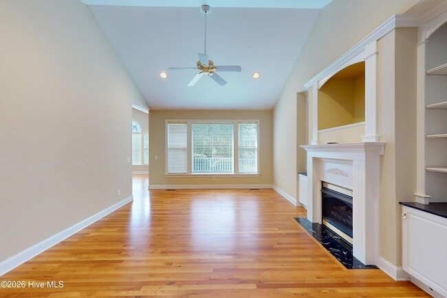 Building Photo - 3 Shenecossett Ln