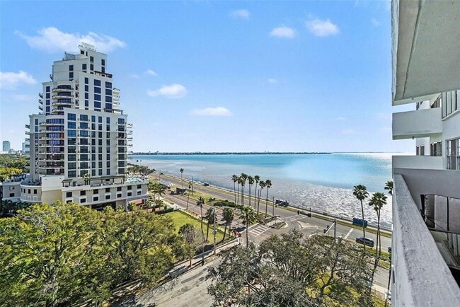 Building Photo - 2401 Bayshore Blvd