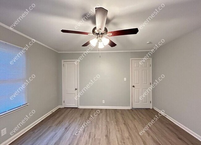 Building Photo - 2776 Palm Dr