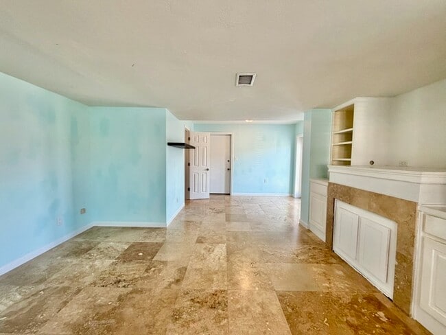 Building Photo - 723 Sailfish Dr