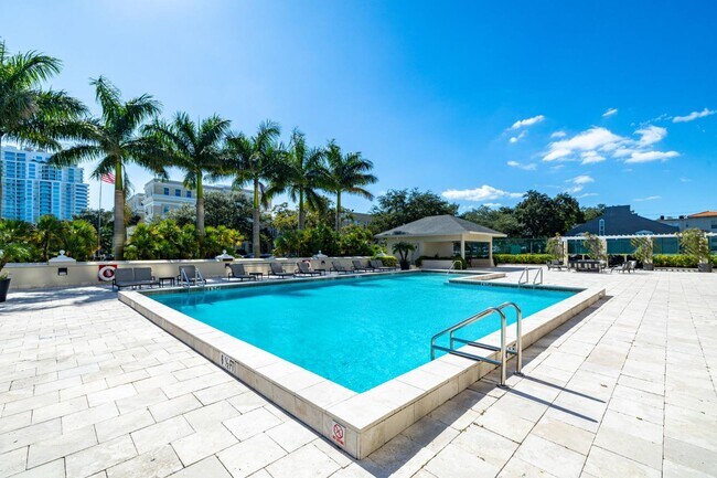 Building Photo - 3301 Bayshore Blvd