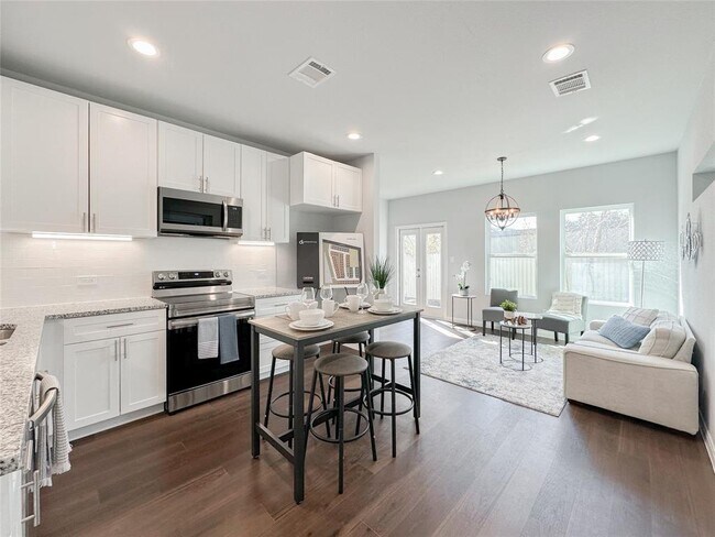 Building Photo - 18813 Luminescent Ln
