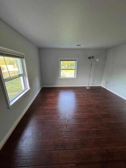 Big bedroom - 2211 Rosewood Dr