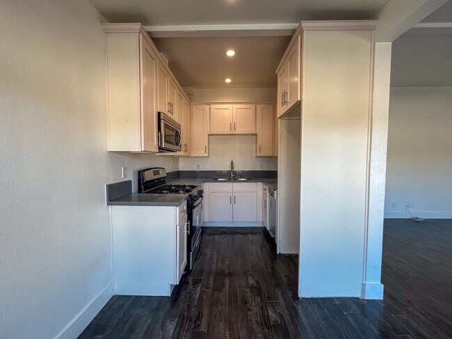 Interior Photo - 14715 Chadron Ave