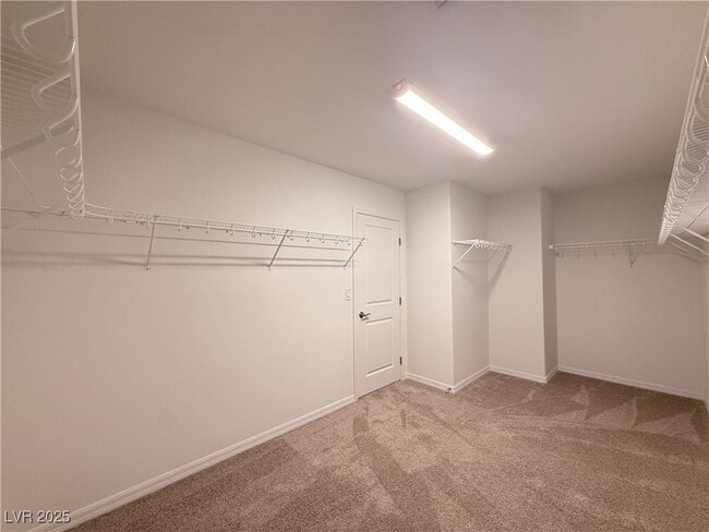 Building Photo - 7516 Castlegreen Ave