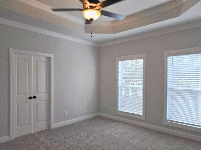 Building Photo - 163 Basil St