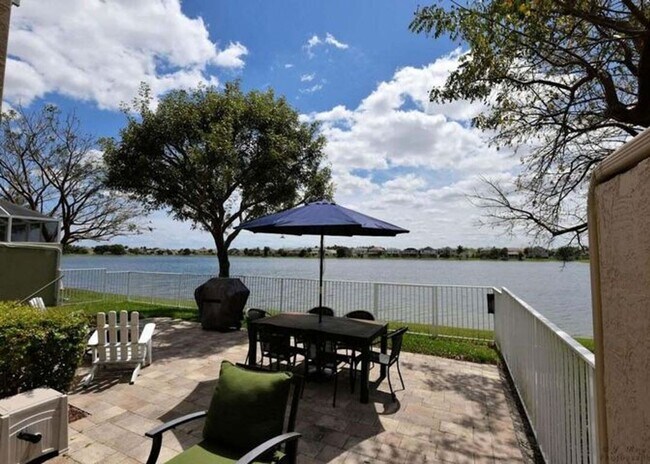 Building Photo - 158 Berenger Walk