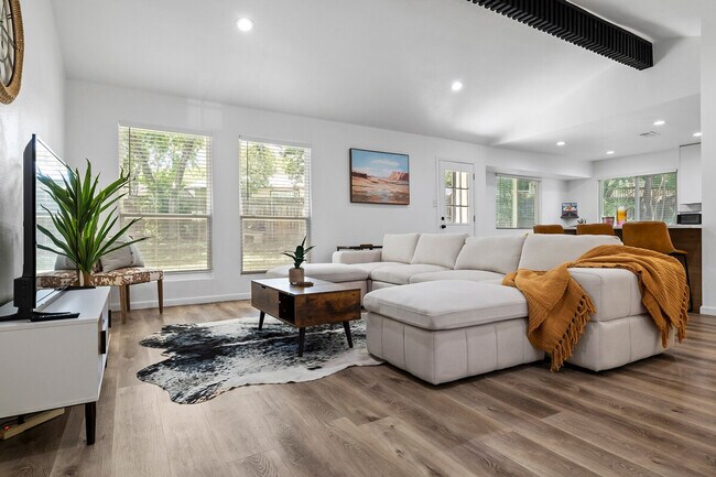 Building Photo - 5105 Galen Ct