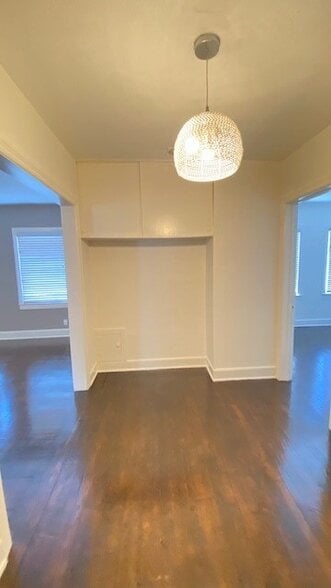 Building Photo - 4305 Bell St