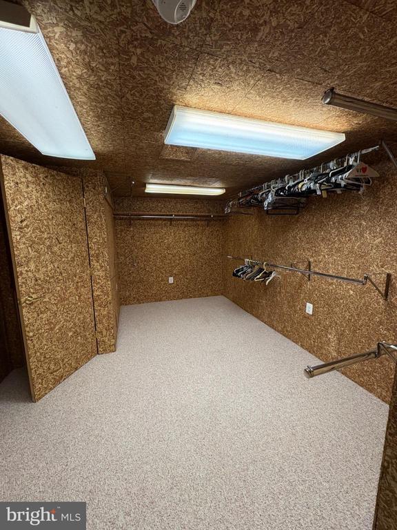 Building Photo - 950 Nathaniel Trail