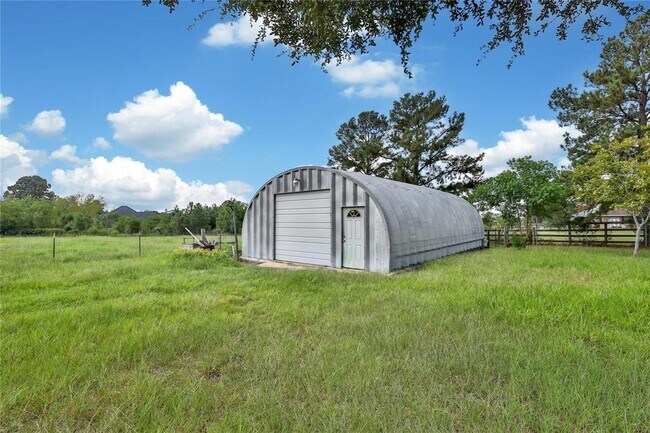 Building Photo - 35839 Skyview Rd