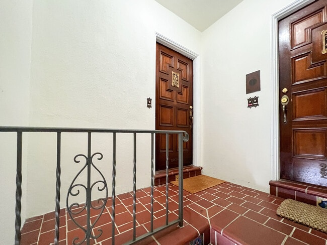 Building Photo - 2255 Beach St