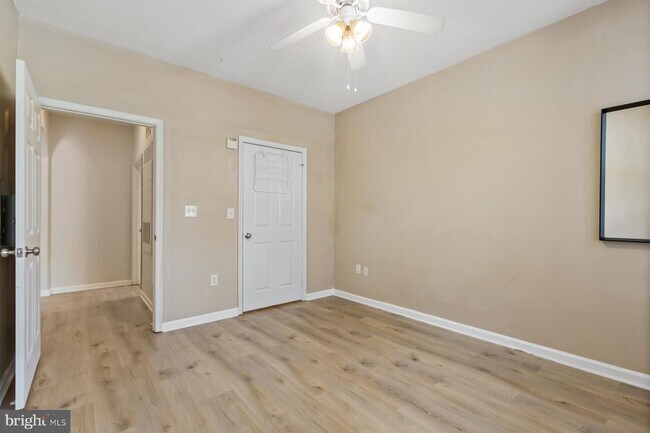 Building Photo - 12945 Centre Park Cir