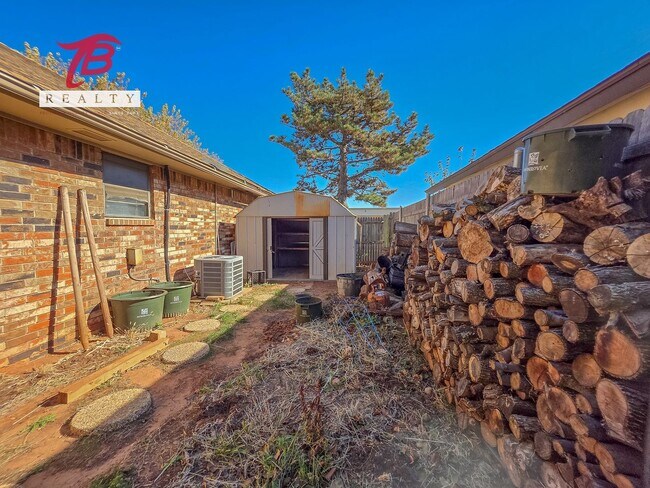 Building Photo - 6811 Lyrewood Ln