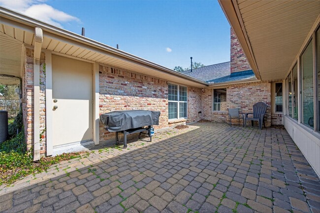 Building Photo - 1910 Claiborne Dr