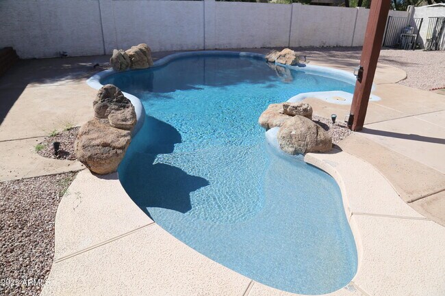 Building Photo - 18602 N 2nd Ave