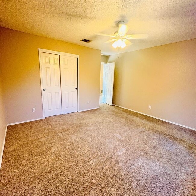 Building Photo - 17506 Klamath Falls Dr