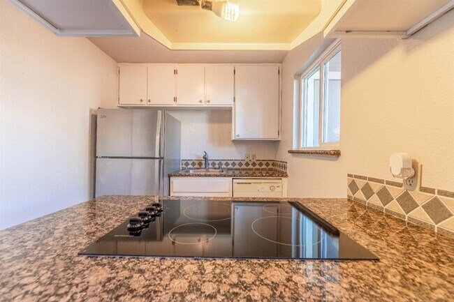 Building Photo - Move-In Ready 1-Bedroom Condo Cobblestone Glen SEE VIDEO