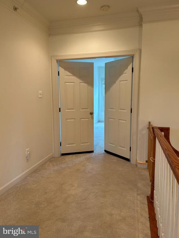 Building Photo - 338 Village Way