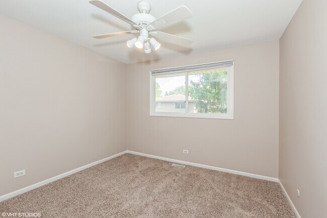 Building Photo - 98 Quail Hollow Ct