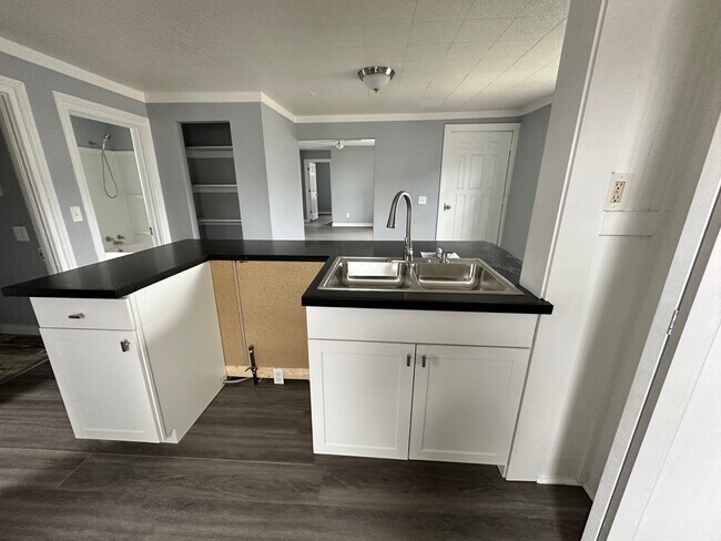 Building Photo - 809 Elk St