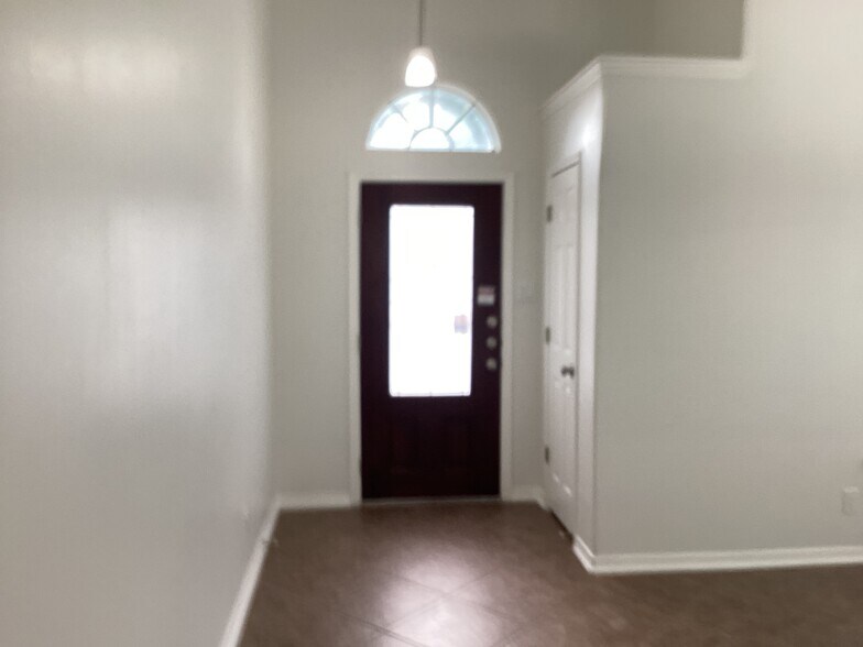 Building Photo - 6434 Tea Tree Dr