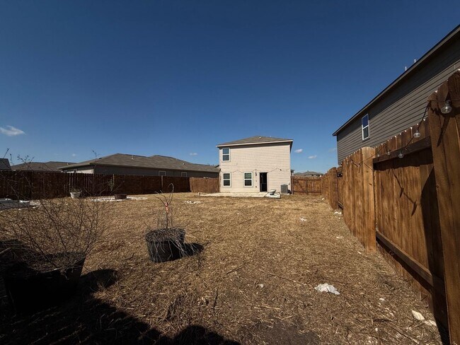 Building Photo - 709 Yearwood Ln