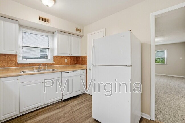 Building Photo - 4209 Dunning Rd