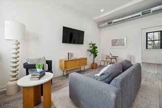 Building Photo - 70 Roseville Ave